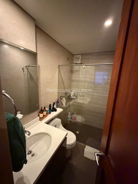 Piso – Bogotá, Los Cedros, Localidad Usaquén - Más