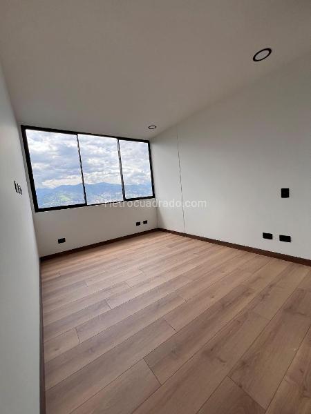 Piso – Envigado, El Trianon, Valle de Aburrá - Más
