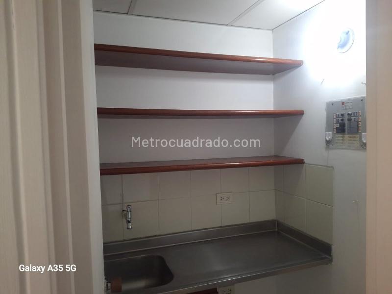 Oficina en Arriendo, EL POBLADO Zona Urbana , Medellín - Más