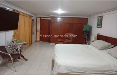 Casa de 5 alcobas en venta en Primero De Mayo, Cali, 450 m² · foto 2 de 9