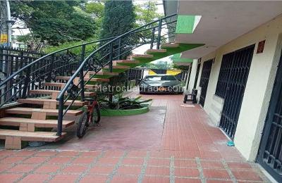 Casa de 5 alcobas en venta en Primero De Mayo, Cali, 450 m² · foto 8 de 9