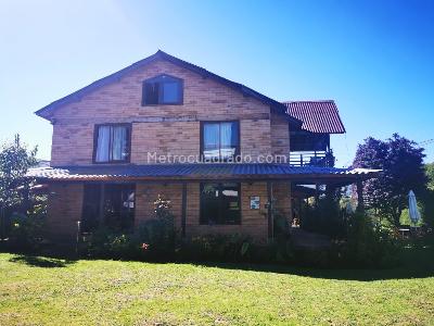 Casa en arriendo en Vereda El Salitre, La Calera · foto 2 de 12