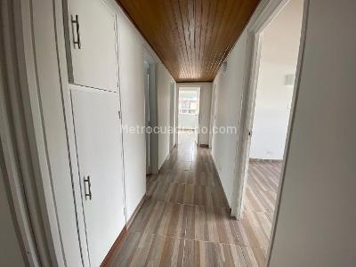 Casa de 5 alcobas en venta en Polo Club, Bogotá, 320 m² · foto 10 de 20