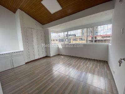 Casa de 5 alcobas en venta en Polo Club, Bogotá, 320 m² · foto 15 de 20