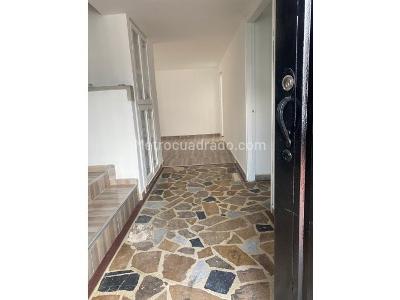 Casa de 5 alcobas en venta en Polo Club, Bogotá, 320 m² · foto 2 de 20