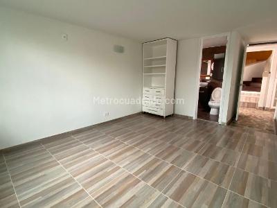 Casa de 5 alcobas en venta en Polo Club, Bogotá, 320 m² · foto 4 de 20
