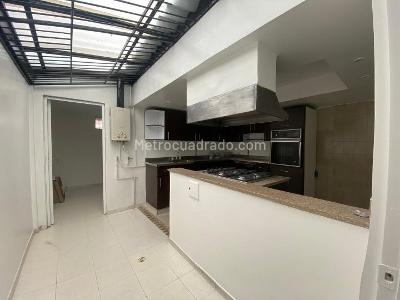 Casa de 5 alcobas en venta en Polo Club, Bogotá, 320 m² · foto 6 de 20