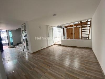 Casa de 5 alcobas en venta en Polo Club, Bogotá, 320 m² · foto 7 de 20