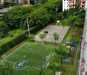 Apartamento de 3 alcobas en arriendo en Loma De Los Bernal, Medellín, 74 m² · foto 12 de 17