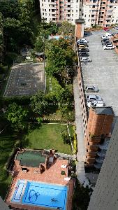 Apartamento de 3 alcobas en arriendo en Loma De Los Bernal, Medellín, 74 m² · foto 13 de 17