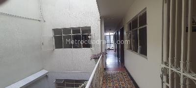 Casa de 5 alcobas en venta en La Estrada, Bogotá, 387 m² · foto 13 de 19