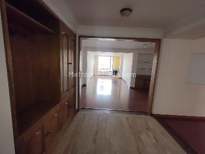 Apartamento en venta en Santa Barbara Central, Bogotá · foto 5 de 15