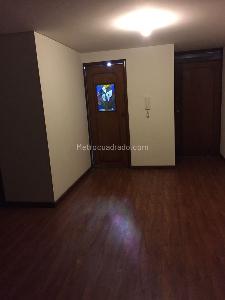 Apartamento de 3 alcobas en venta en Santa Barbara Central, Bogotá, 62 m² · foto 11 de 12