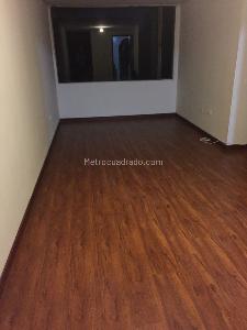 Apartamento de 3 alcobas en venta en Santa Barbara Central, Bogotá, 62 m² · foto 2 de 12