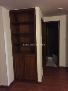 Apartamento de 3 alcobas en venta en Santa Barbara Central, Bogotá, 62 m² · foto 3 de 12