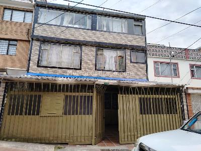 Casa de 5 alcobas en venta en Lago Country, Bogotá, 100 m² · foto 2 de 10