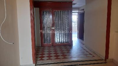 Casa de 5 alcobas en venta en Lago Country, Bogotá, 100 m² · foto 3 de 10