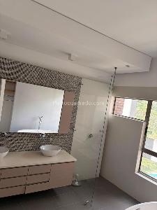 Apartamento de 4 alcobas en venta en El Poblado, Medellín, 234 m² · foto 10 de 18