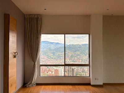 Apartamento de 4 alcobas en venta en El Poblado, Medellín, 234 m² · foto 15 de 18
