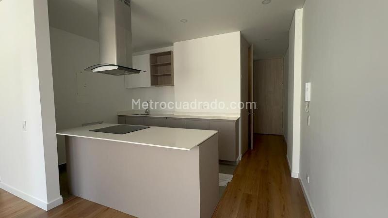 Piso – Bogotá, Los Cedros, Localidad Usaquén - Más
