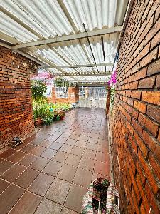 Casa de 4 alcobas en venta en San Martin, Bogotá, 185 m² · foto 2 de 10