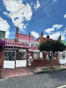 Casa de 4 alcobas en venta en San Martin, Bogotá, 185 m² · foto 9 de 10