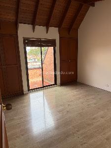 Apartamento de 3 alcobas en venta en Calleja Baja, Bogotá, 183 m² · foto 8 de 18