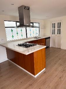 Apartamento de 3 alcobas en venta en Calleja Baja, Bogotá, 183 m² · foto 3 de 18