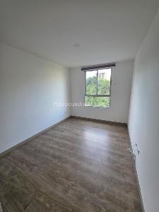 Apartamento de 3 alcobas en venta en Sabaneta, Sabaneta, 85 m² · foto 4 de 10
