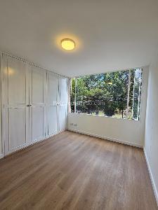 Apartamento en venta en Quinta Paredes, Bogotá · foto 8 de 14