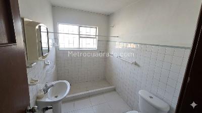Casa de 5 alcobas en venta en Popular Modelo, Bogotá, 192 m² · foto 17 de 20