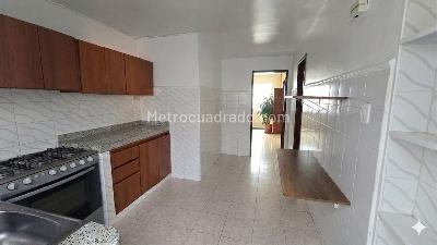 Casa de 5 alcobas en venta en Popular Modelo, Bogotá, 192 m² · foto 5 de 20