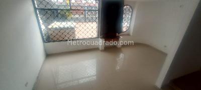 Casa de 4 alcobas en venta en Malibu La Alhambra, Bogotá, 323 m² · foto 15 de 20