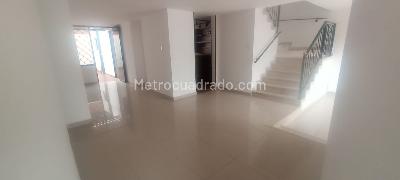 Casa de 4 alcobas en venta en Malibu La Alhambra, Bogotá, 323 m² · foto 19 de 20