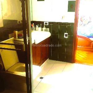 Casa de 5 alcobas en venta en Niza Calatrava, Bogotá, 320 m² · foto 11 de 19
