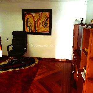 Casa de 5 alcobas en venta en Niza Calatrava, Bogotá, 320 m² · foto 16 de 19