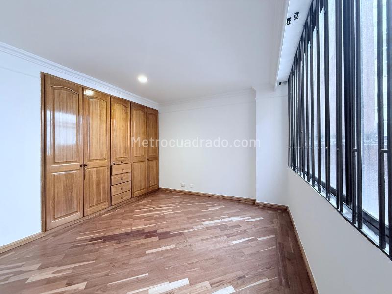 Piso – Bogotá, Santa Bárbara, Localidad Usaquén - Más