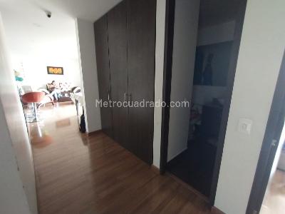 Apartamento de 3 alcobas en venta en Club De Los Lagartos, Bogotá, 122 m² · foto 2 de 12