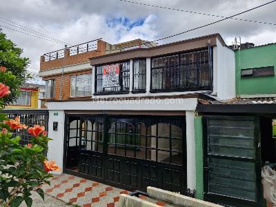 Casa en venta en Hayuelos Capellania, Bogotá · foto 2 de 20
