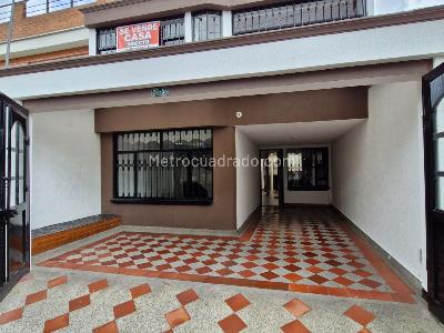 Casa en venta en Hayuelos Capellania, Bogotá · foto 3 de 20