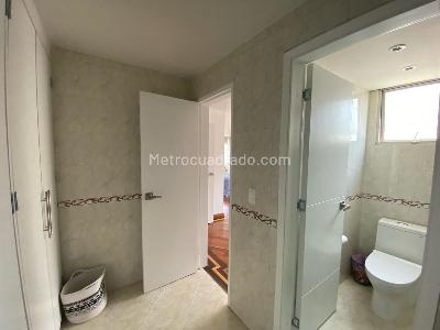 Apartamento de 4 alcobas en venta en Iberia, Bogotá, 197 m² · foto 2 de 10