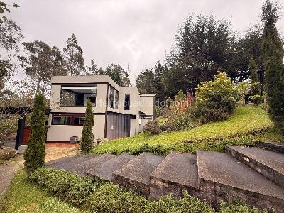 Casa de 4 alcobas en venta en Vereda Verjon Bajo, Bogotá · foto 2 de 20