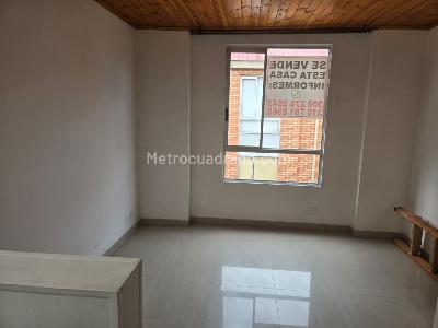 Casa de 4 alcobas en venta en Cerca Al Portal De La 170 Norte, Bogotá, 73 m² · foto 3 de 16