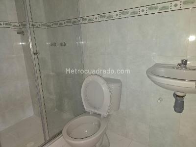 Casa de 4 alcobas en venta en Cerca Al Portal De La 170 Norte, Bogotá, 73 m² · foto 6 de 16