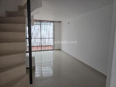 Casa de 4 alcobas en venta en Cerca Al Portal De La 170 Norte, Bogotá, 73 m² · foto 8 de 16