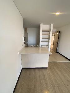 Apartamento de 2 alcobas en venta en Cedro Madeiro, Bogotá, 58 m² · foto 2 de 18