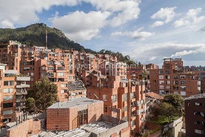 Apartamento de 3 alcobas en venta en Chapinero El Castillo, Bogotá, 130 m² · foto 3 de 20