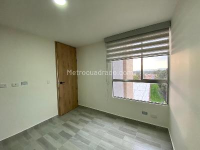 Apartamento de 2 alcobas en venta en Altos De Fontibon Ph, Bogotá, 33 m² · foto 2 de 8