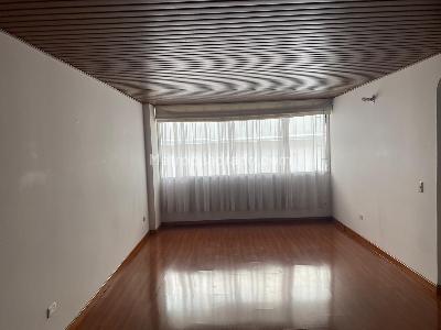 Apartamento en venta en Santa Barbara Central, Bogotá · foto 2 de 6