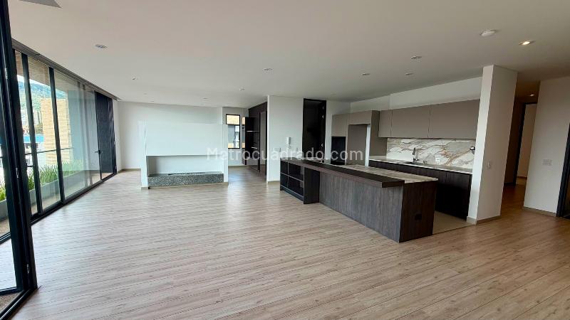 Piso – Bogotá, Santa Bárbara, Localidad Usaquén - Más